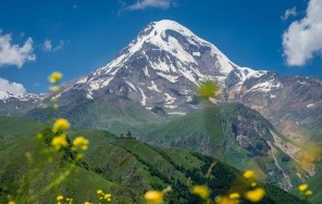 Казбеги: там, где горы касаются неба