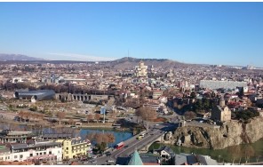 Экскурсия по Тбилиси: — Батоно Тбилиси, можно познакомиться с Вами поближе?